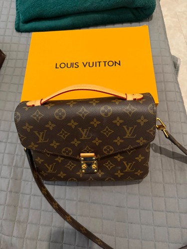 Louis vuitton pochette - louis, metis